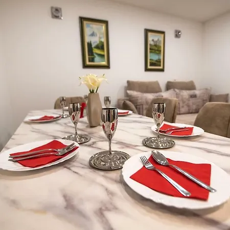 Apartman Leni Apartment