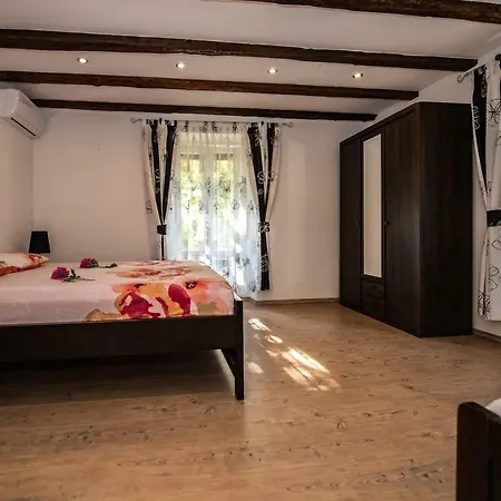 Apartman Leni Apartment