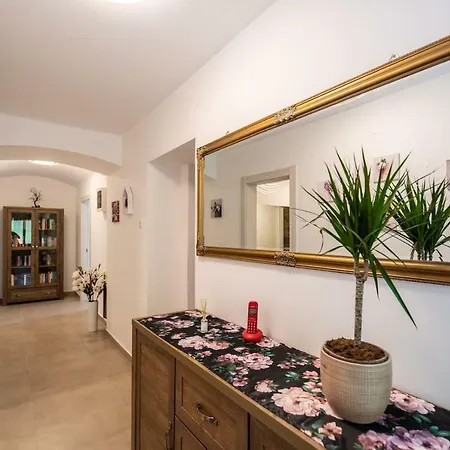 Apartment Apartman Leni Pula