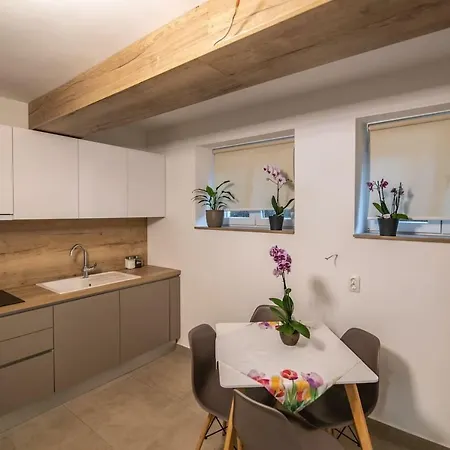 Apartman Leni *